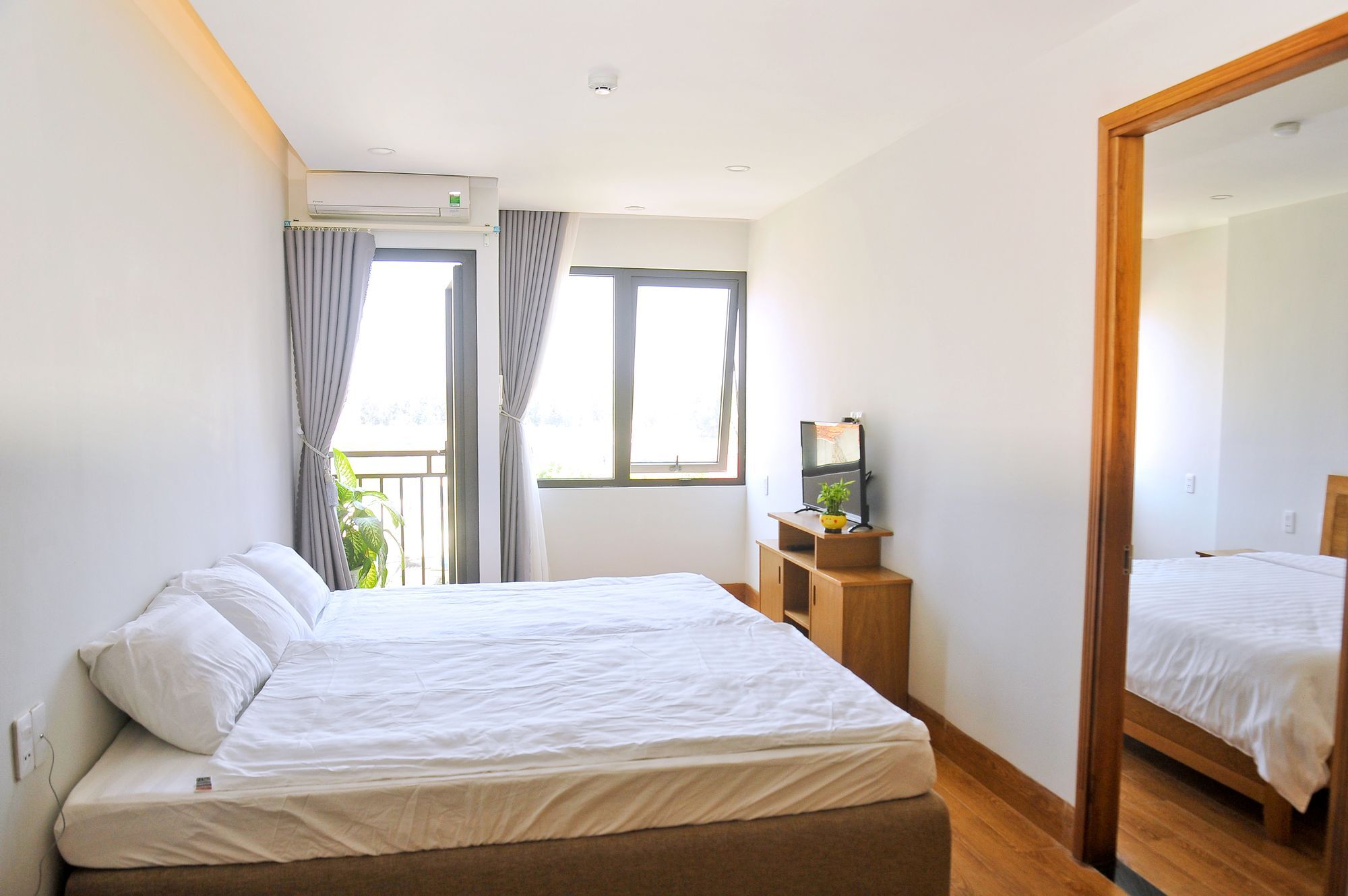 Flower Apartment Da Nang Buitenkant foto